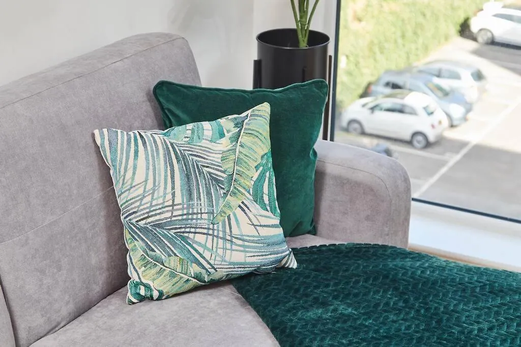 Cosy & Stylish Apartment Close To The City Centre-1