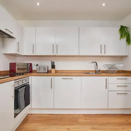 Cosy & Stylish Apartment Close To The City Centre-3