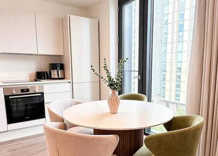 2Br 2Ba Apartment In The Heart Of Manchester